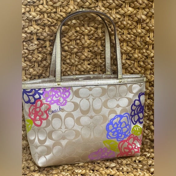 Coach Gold Metallic Signature Tote Poppy Floral Art Glam - Picture 1 of 7